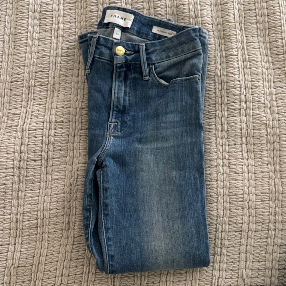 Frame Denim Women's Classic Blue bootcut jeans 👖